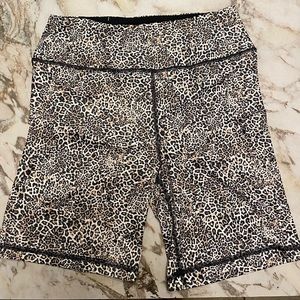 Victoria Sport shorts leapard print